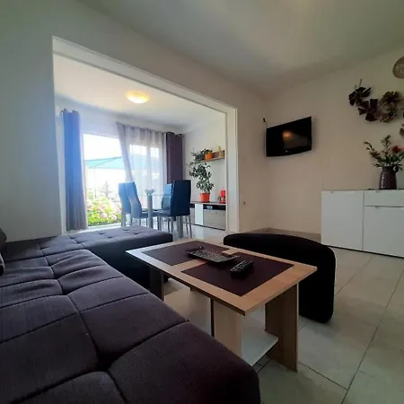 Nada Apartment *